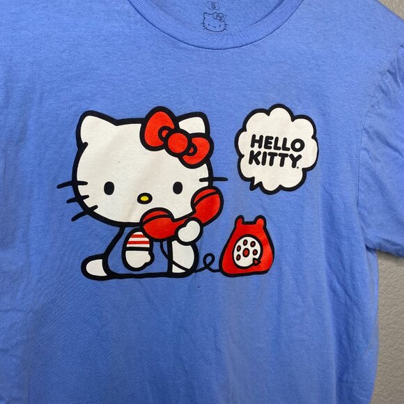 Hello Kitty T-Shirt - Picture 2 of 5